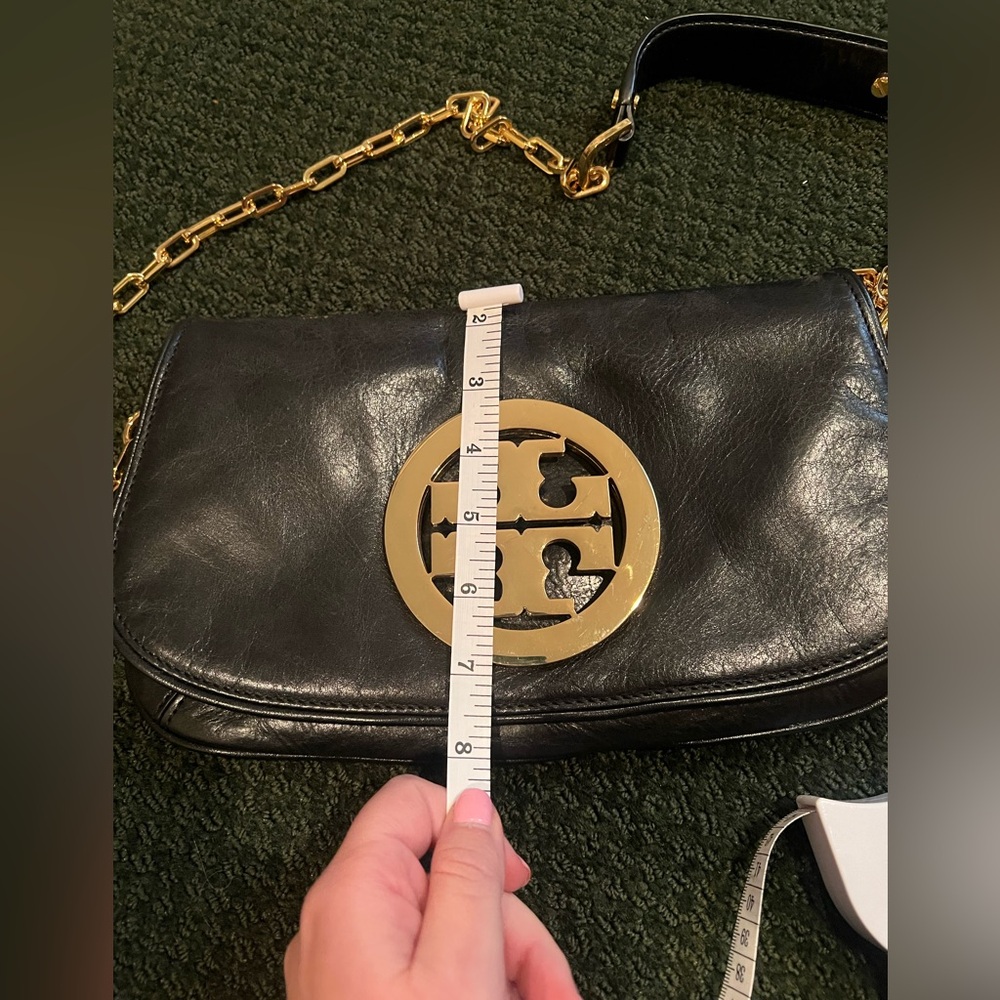 Tory Burch Reva Clutch medium size leather bag with removable adjustable strap - Picture 3 of 13